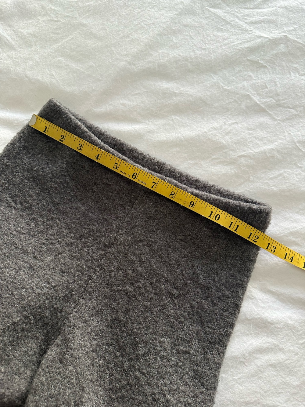 HUE Gray Knit Leggings, size M/L - Picture 7 of 10